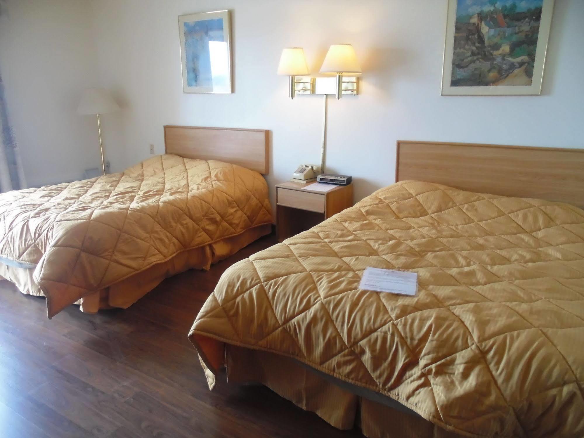 Broadview Inn Suites 盖尔斯堡 外观 照片